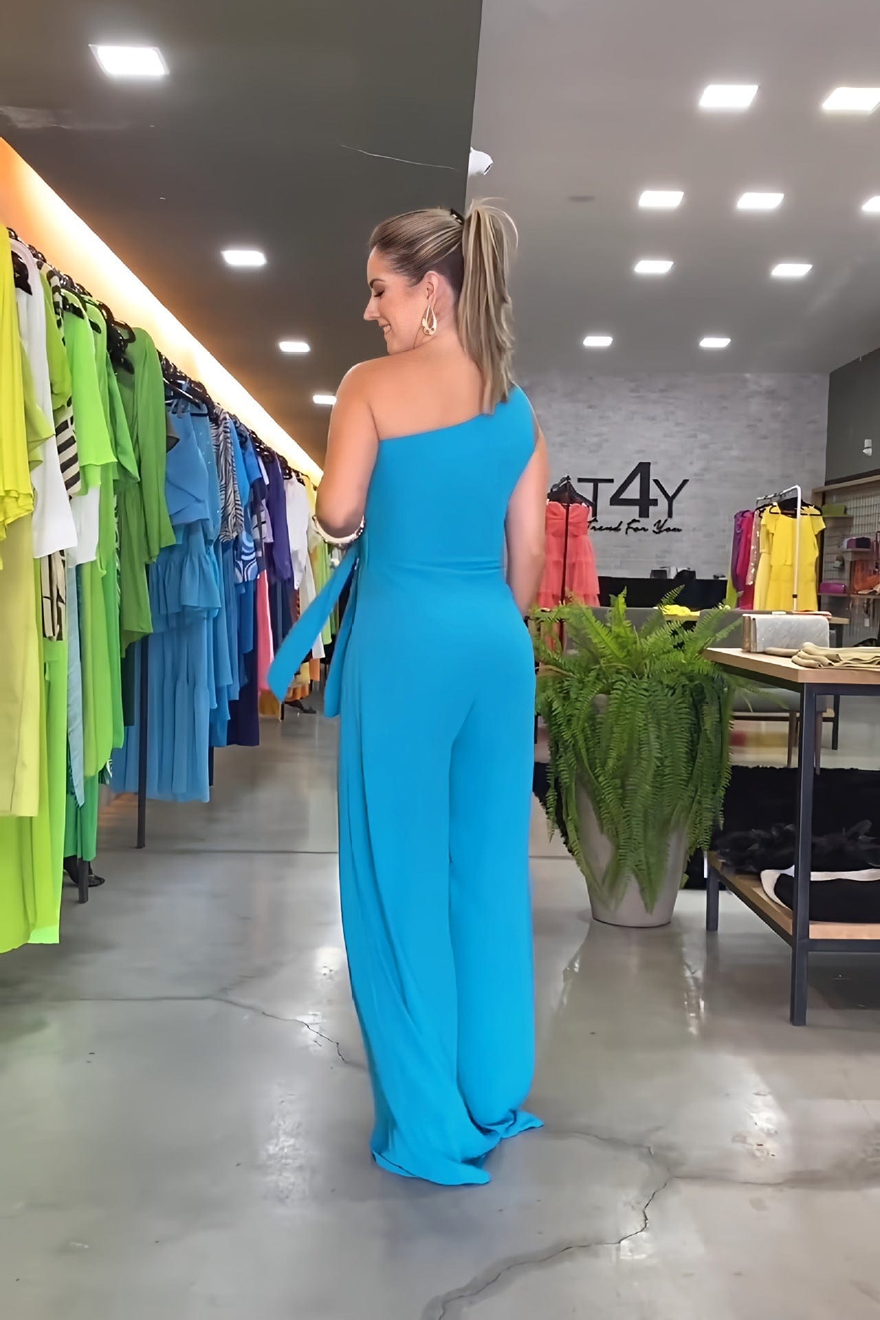 MW | Modischer Ein-Schulter-Jumpsuit